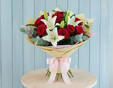 Букет цветов из:  Лилии и Розы #REPLACE_PRED# Семеновское