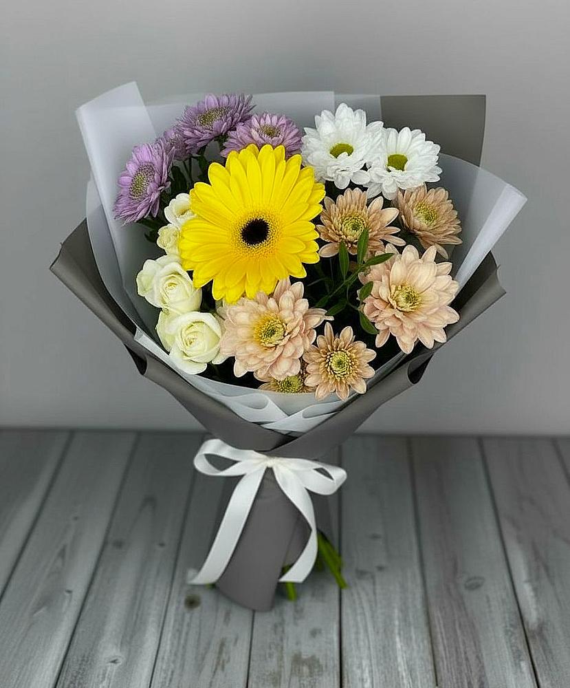 Букет цветов из: Розы, Герберы и Хризантемы в Семеновское