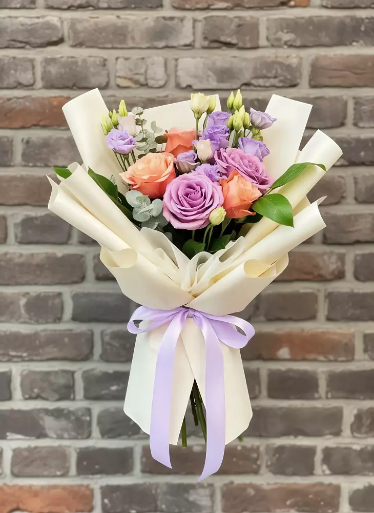 Букет цветов из: Лизиантусы и Розы в Семеновское