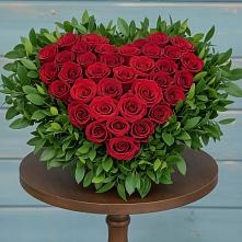 Цветочная композиция из Розы в виде сердца в Семеновское