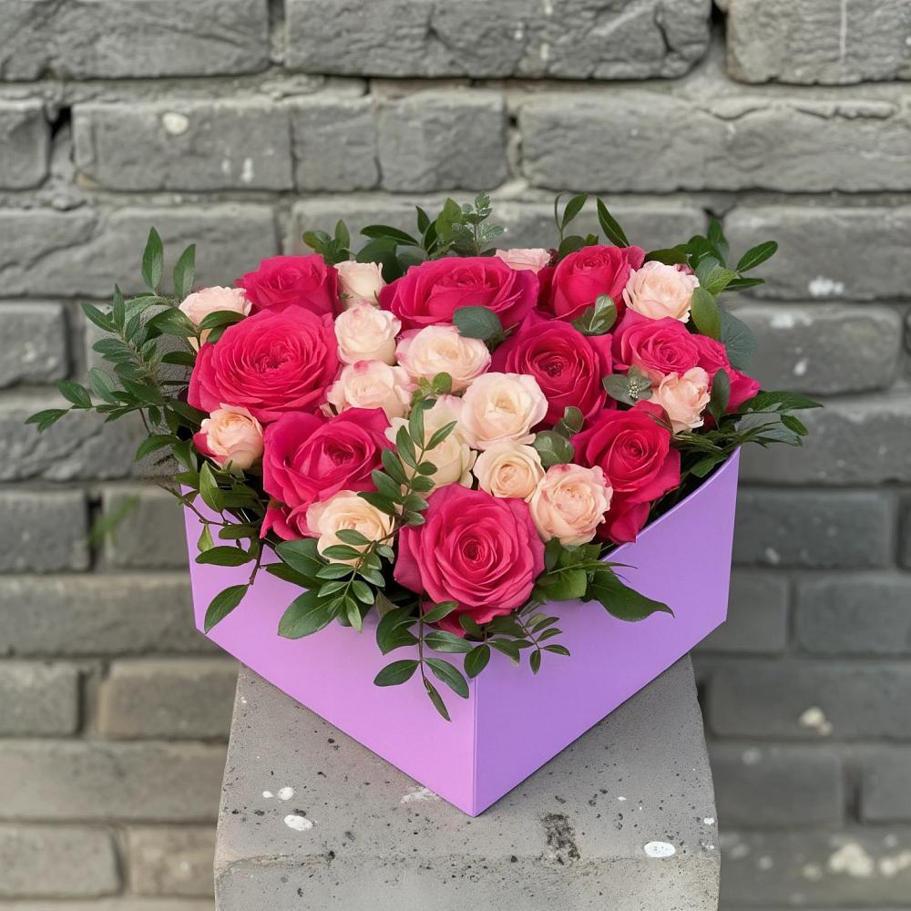 Цветочная композиция из Розы в коробке в Семеновское