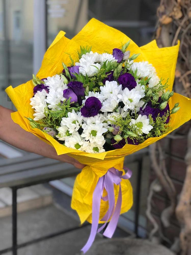 Букет цветов из: Ирисы, Хризантемы и Ромашки в Семеновское