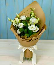 Букет цветов из:  Хризантемы и Лизиантусы в Семеновское