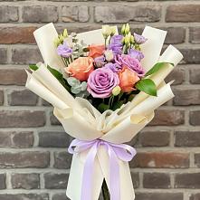 Букет цветов из:  Лизиантусы и Розы в Семеновское