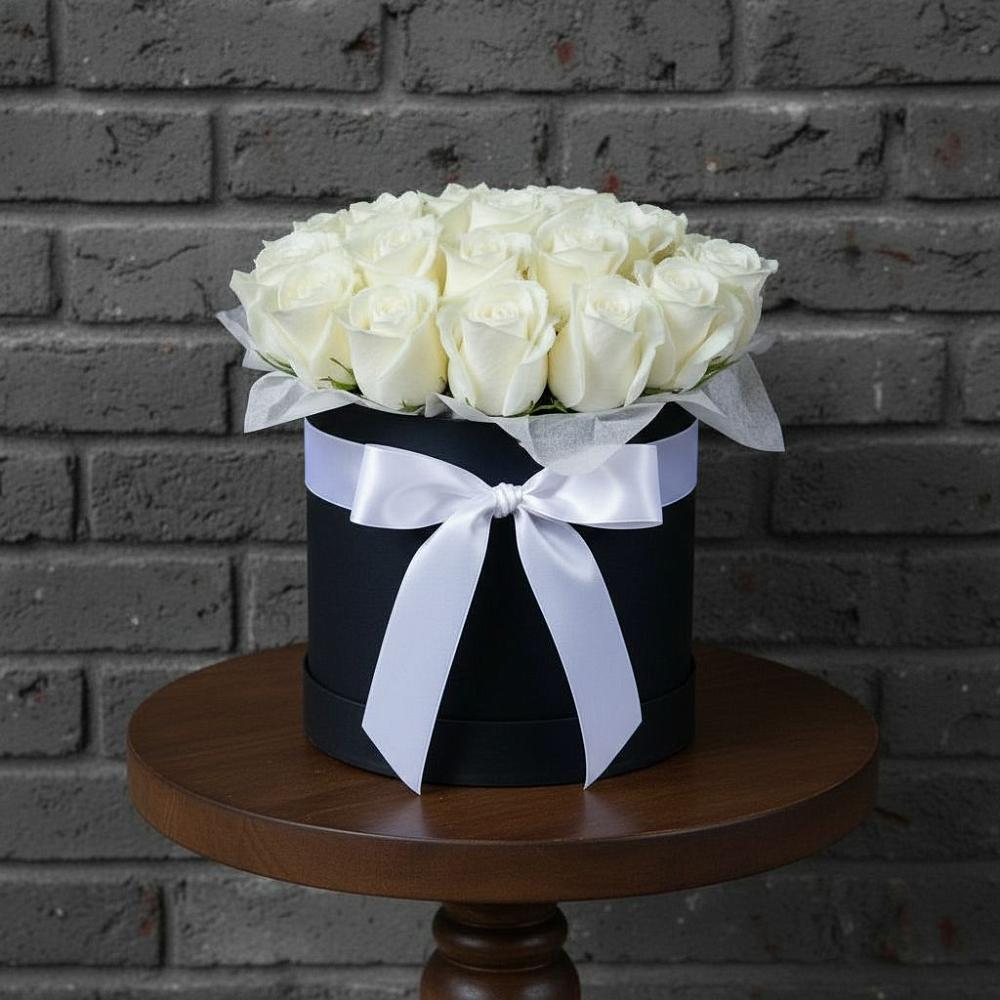 Цветочная композиция из Розы в шляпной коробке в Семеновское