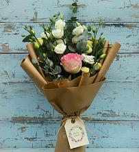 Букет цветов из:  Розы и Лизиантусы в Семеновское