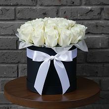 Цветочная композиция из Розы в шляпной коробке в Семеновское